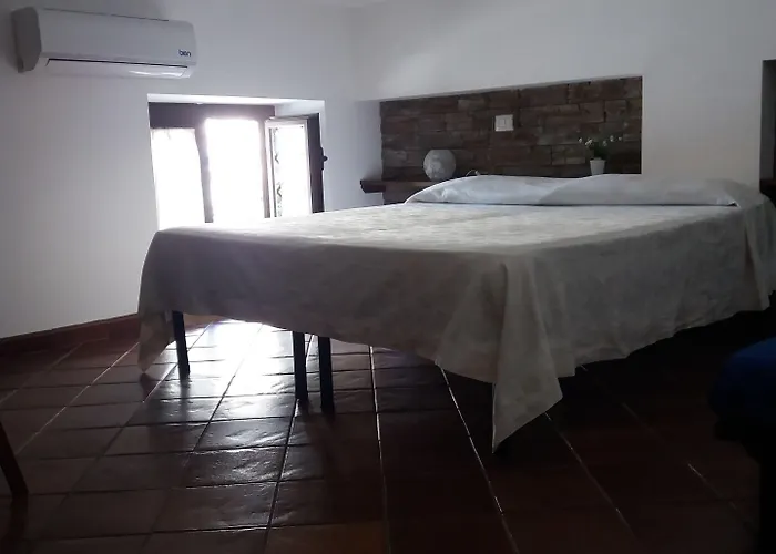 Oda ve Kahvaltı Glicini