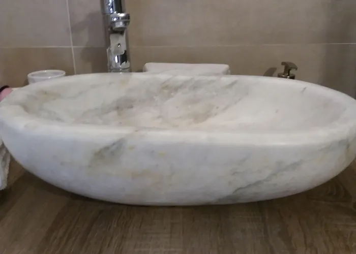 Oda ve Kahvaltı Glicini